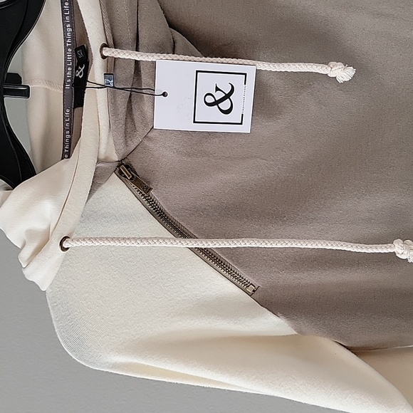 Ampersand Ave hoodie - Picture 2 of 6